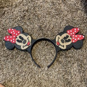 Minnie Mouse ears